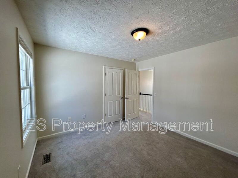 Elegant 4-Bedroom, 3.5 Bath - Finished Basement with BAR & ENTERTAINMENT property image