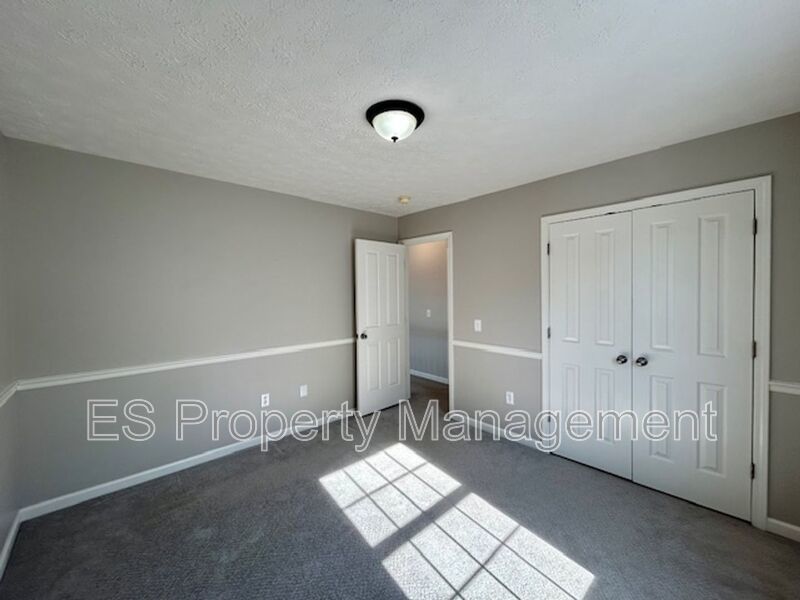 Elegant 4-Bedroom, 3.5 Bath - Finished Basement with BAR & ENTERTAINMENT property image