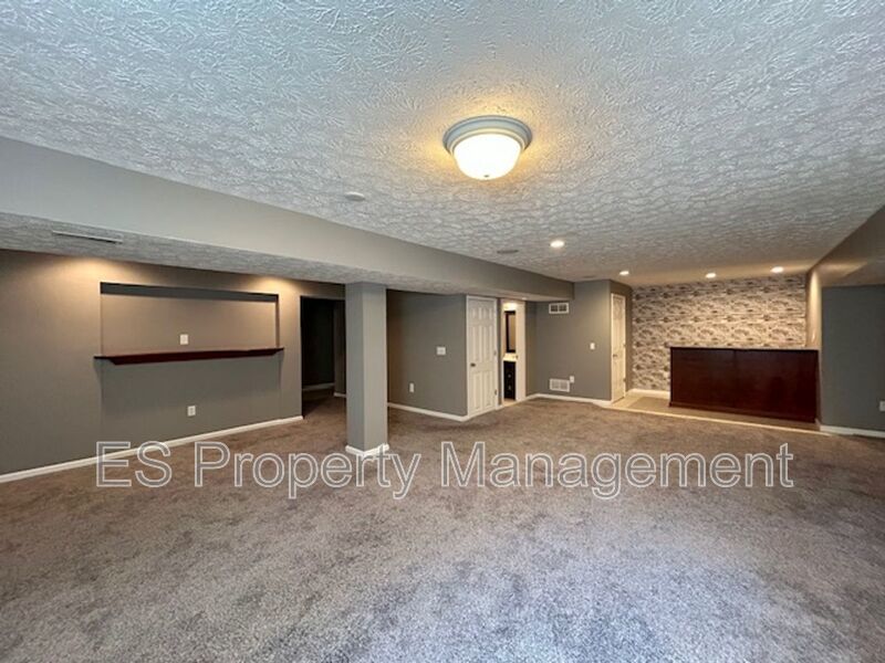 Elegant 4-Bedroom, 3.5 Bath - Finished Basement with BAR & ENTERTAINMENT property image