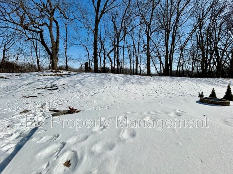 Elegant 4-Bedroom, 3.5 Bath - Finished Basement with BAR & ENTERTAINMENT property image