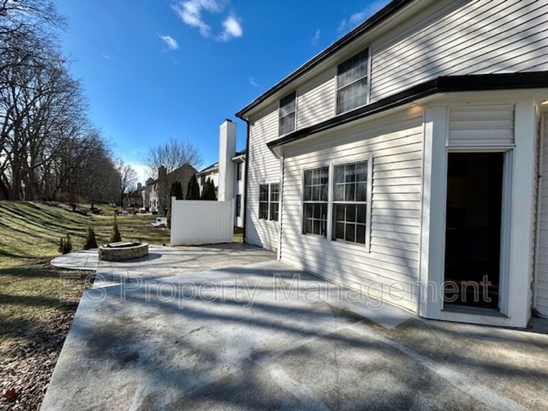 Elegant 4-Bedroom, 3.5 Bath - Finished Basement with BAR & ENTERTAINMENT property image