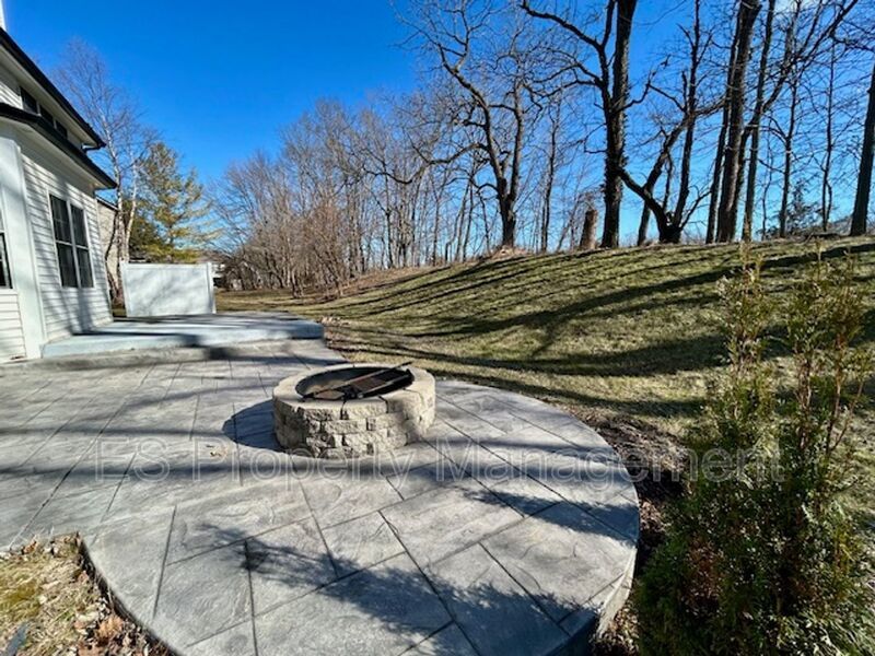 Elegant 4-Bedroom, 3.5 Bath - Finished Basement with BAR & ENTERTAINMENT property image