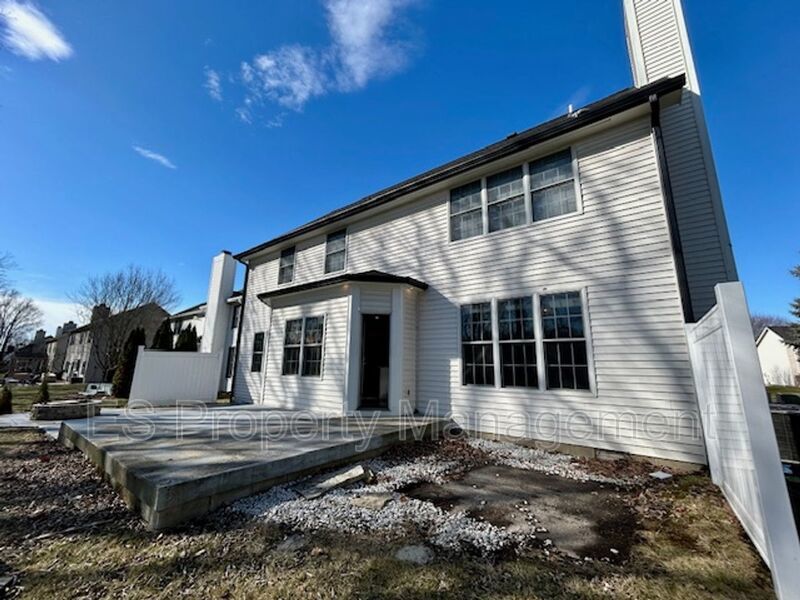 Elegant 4-Bedroom, 3.5 Bath - Finished Basement with BAR & ENTERTAINMENT property image