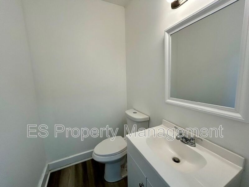 Beautifully Remodeled 3 Bedroom 1.5 Bathroom Duplex in Center Township property image