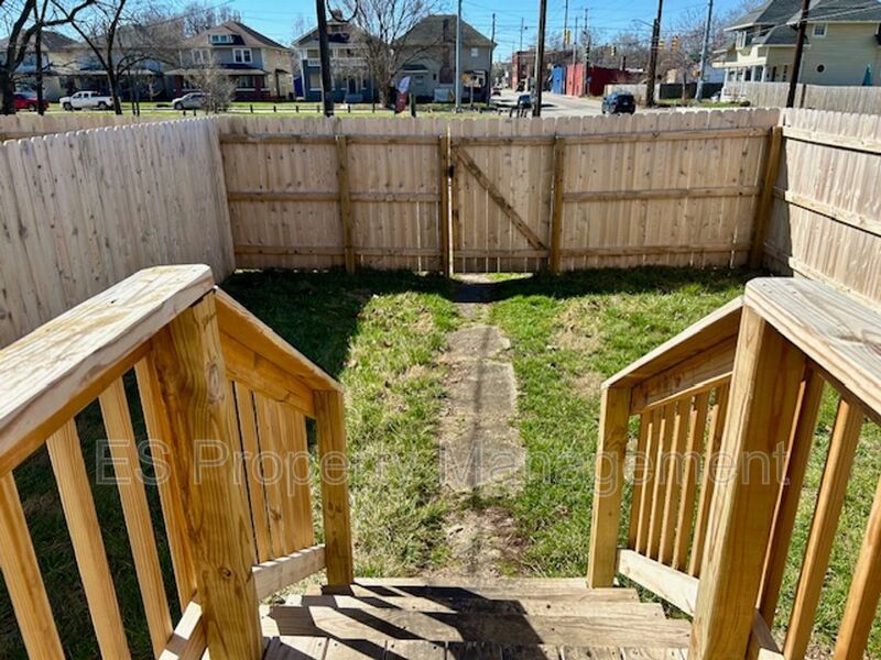 Beautifully Remodeled 3 Bedroom 1.5 Bathroom Duplex in Center Township property image