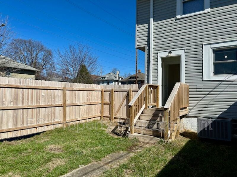 Beautifully Remodeled 3 Bedroom 1.5 Bathroom Duplex in Center Township property image