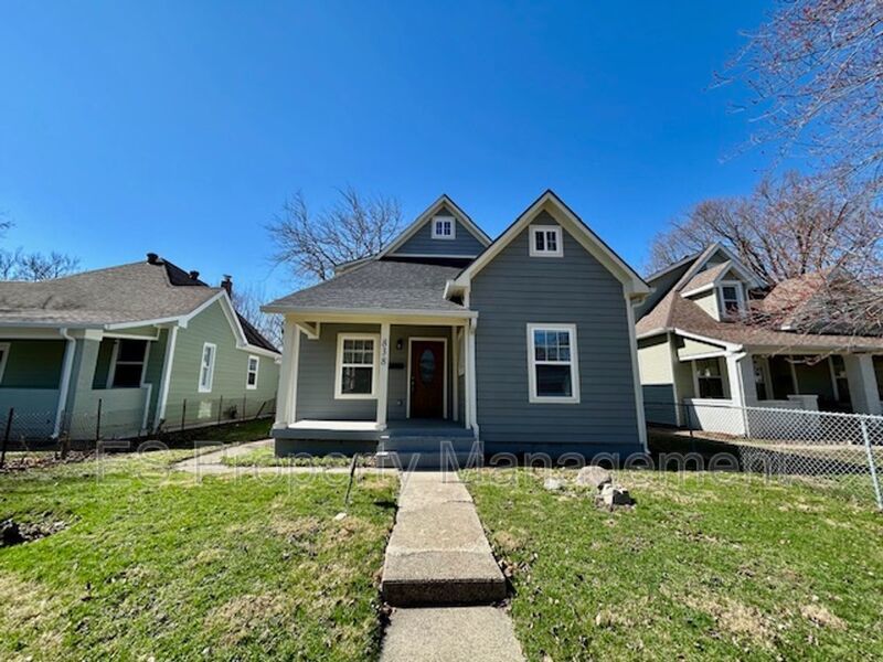 Charming Bungalow-Styled 3 Bed, 2.5 Bath Home- Near East Side property image