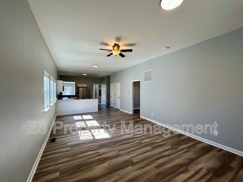 Charming Bungalow-Styled 3 Bed, 2.5 Bath Home- Near East Side property image