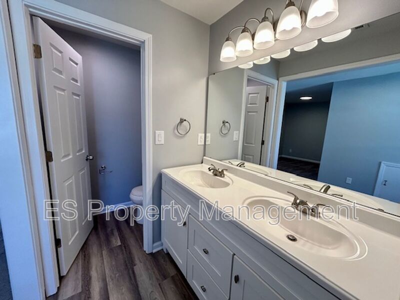 Charming Bungalow-Styled 3 Bed, 2.5 Bath Home- Near East Side property image