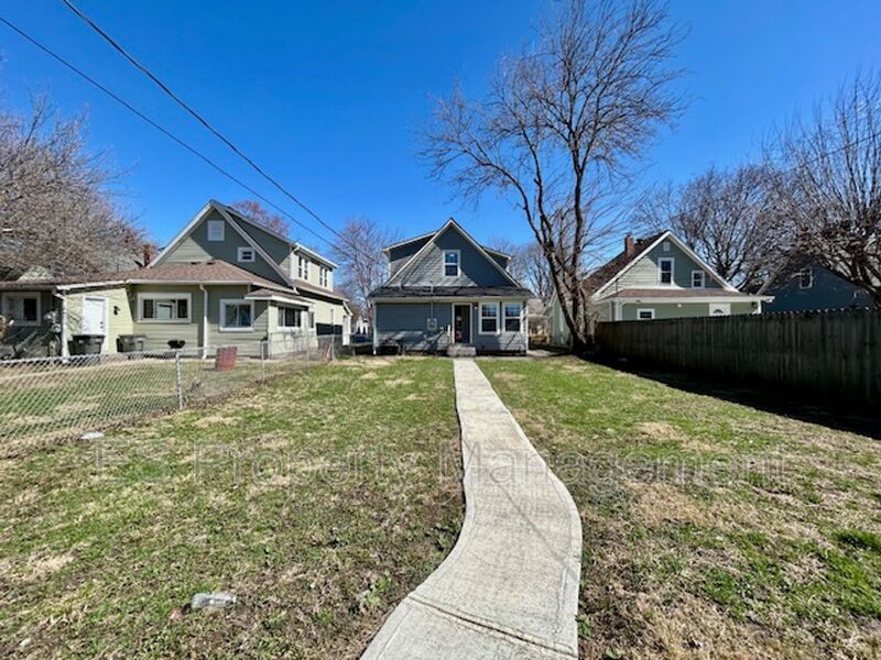 Charming Bungalow-Styled 3 Bed, 2.5 Bath Home- Near East Side property image