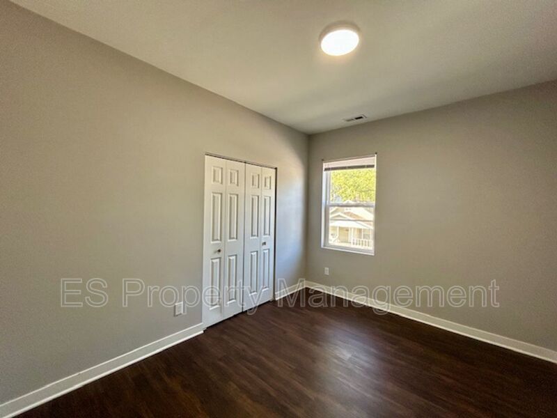 **SPECIAL** $250 OFF 2ND MONTH'S RENT** 3 Bedroom 2 Bath Duplex in the Heart of Indianapolis property image