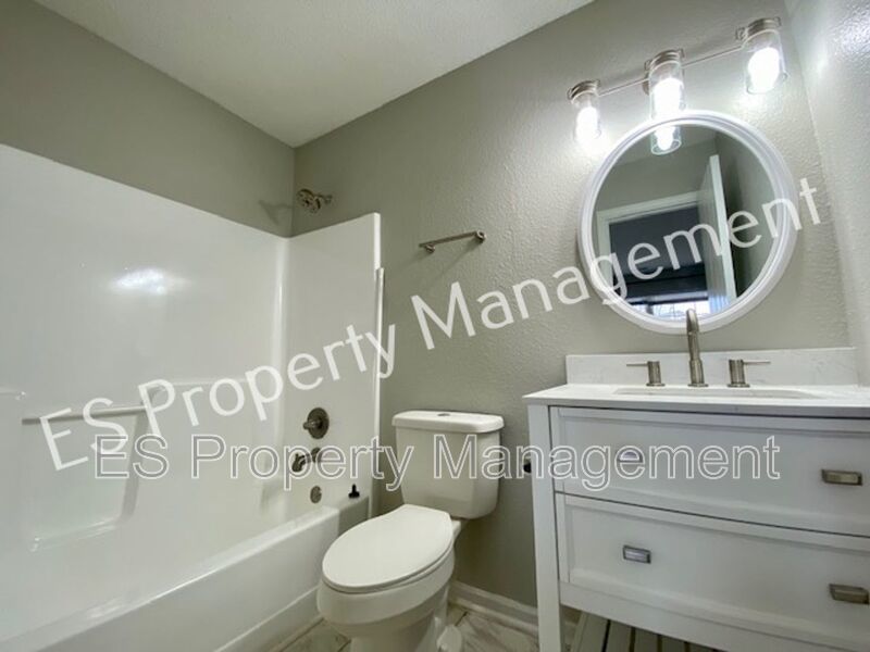 Stunning 3 Bedroom 2 Bath in SouthWest River Run Neighborhood! property image