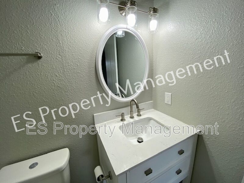 Stunning 3 Bedroom 2 Bath in SouthWest River Run Neighborhood! property image