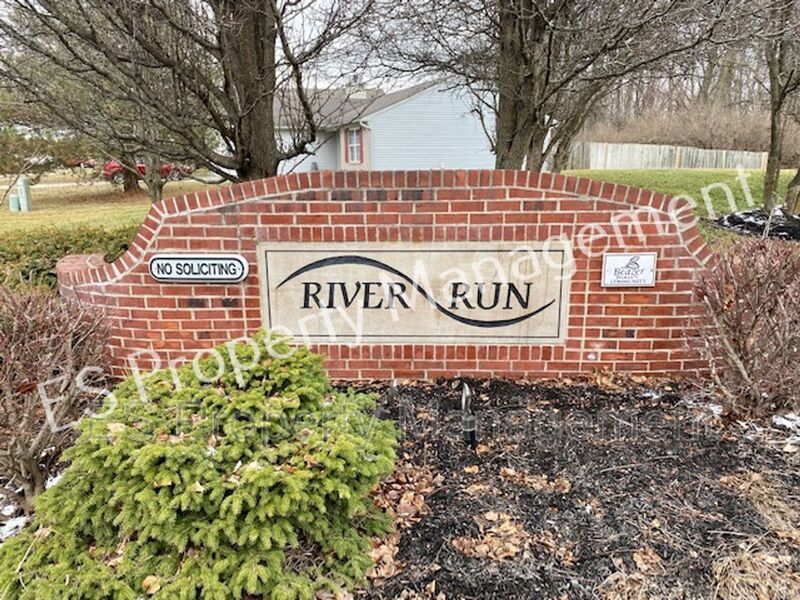 Stunning 3 Bedroom 2 Bath in SouthWest River Run Neighborhood! property image