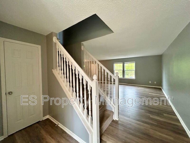 STUNNING 3 bedroom, 2.5 Bath Home in Greenwood- Johnson County property image