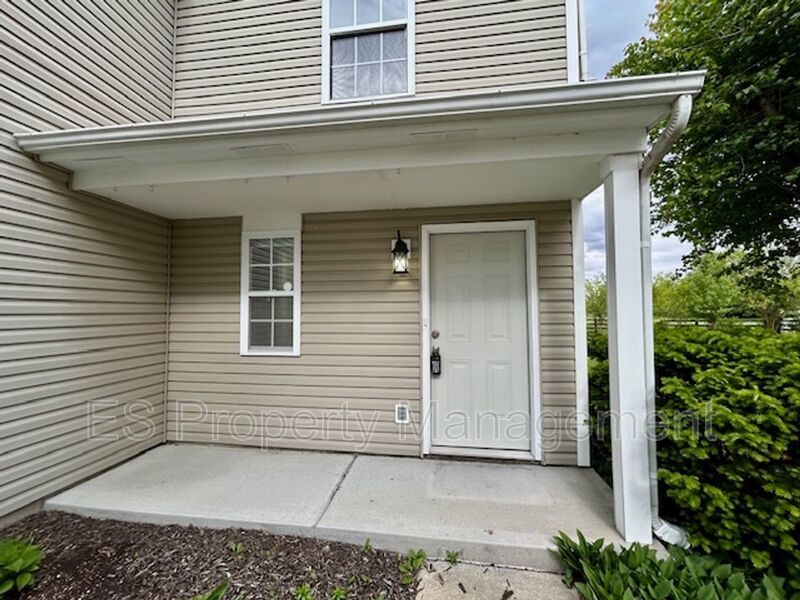 STUNNING 3 bedroom, 2.5 Bath Home in Greenwood- Johnson County property image