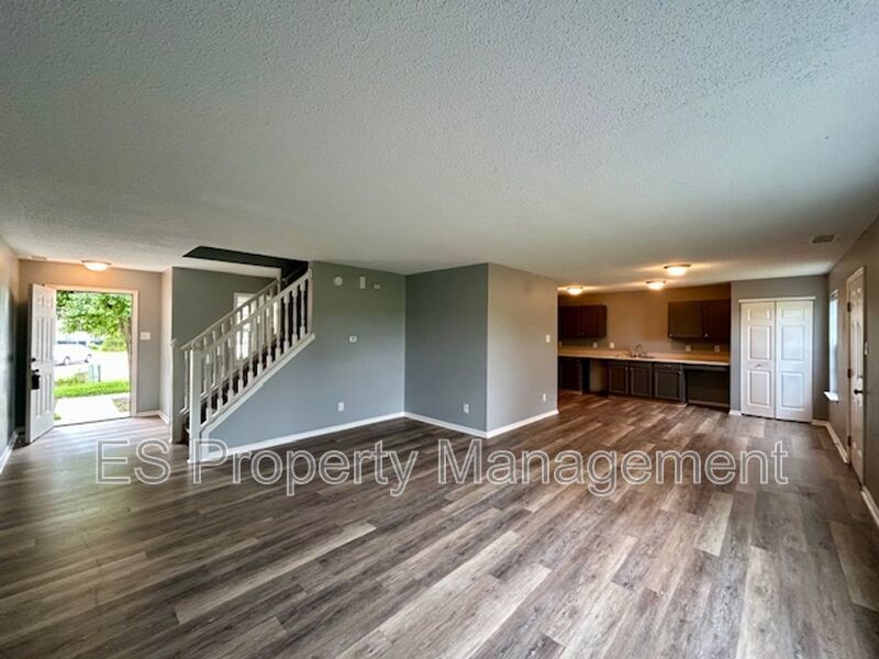 STUNNING 3 bedroom, 2.5 Bath Home in Greenwood- Johnson County property image
