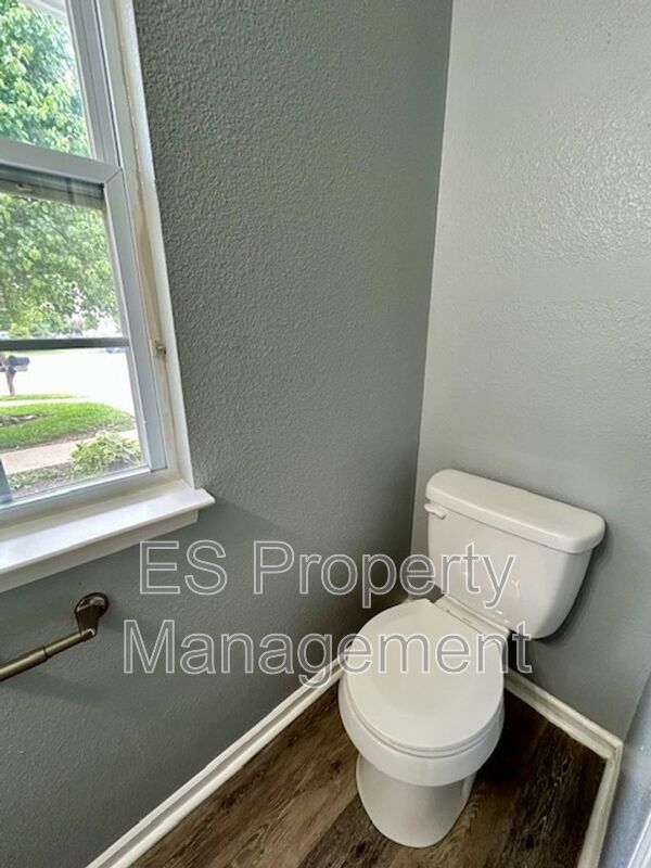 STUNNING 3 bedroom, 2.5 Bath Home in Greenwood- Johnson County property image