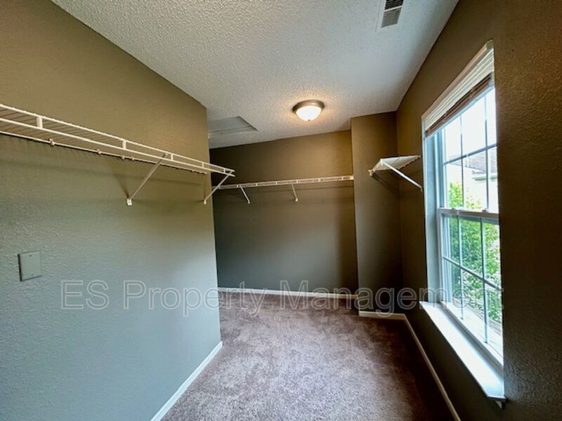 STUNNING 3 bedroom, 2.5 Bath Home in Greenwood- Johnson County property image