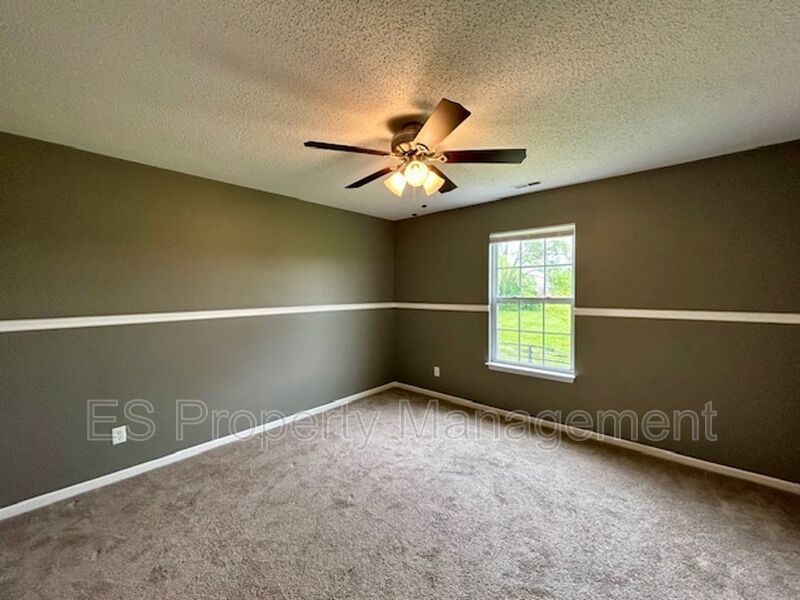 STUNNING 3 bedroom, 2.5 Bath Home in Greenwood- Johnson County property image