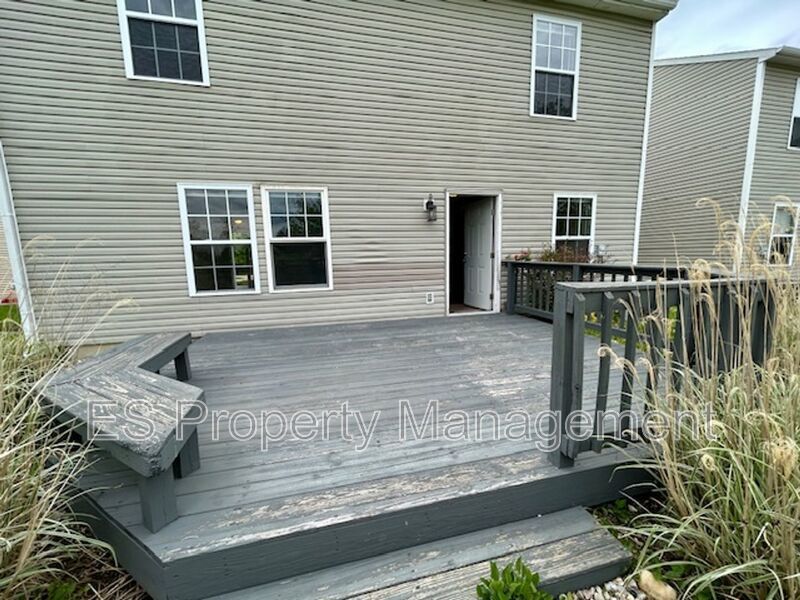 STUNNING 3 bedroom, 2.5 Bath Home in Greenwood- Johnson County property image