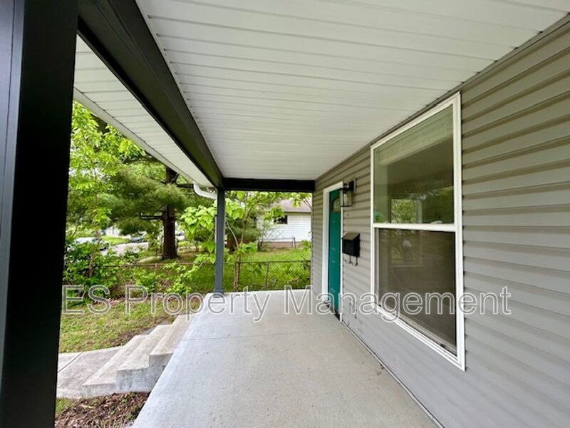 Renovated 2 Bed/ 1.5 Bath 2 Story Duplex in Tuxedo Park! property image