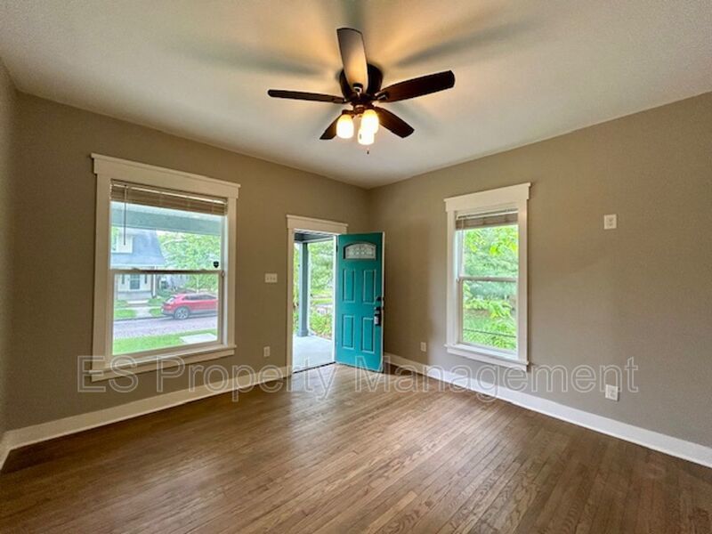 Renovated 2 Bed/ 1.5 Bath 2 Story Duplex in Tuxedo Park! property image