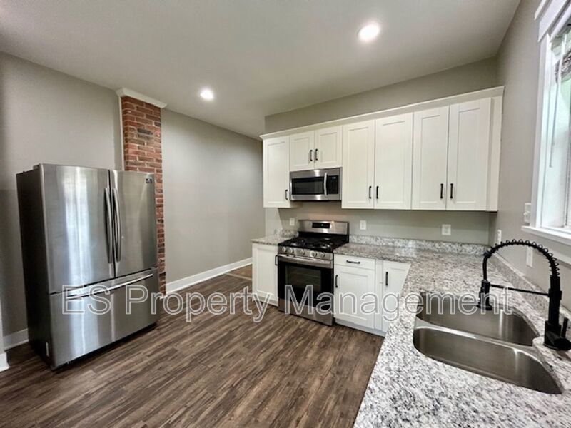 Renovated 2 Bed/ 1.5 Bath 2 Story Duplex in Tuxedo Park! property image