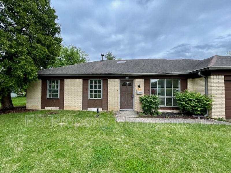Beautifully Renovated 3 Bedroom 1.5 Bathroom with Large Yard in New Whiteland property image