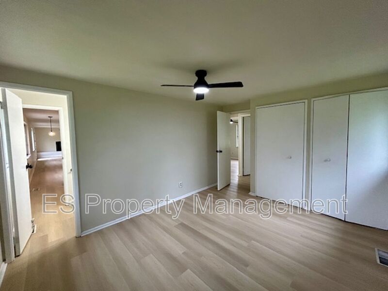 Beautifully Renovated 3 Bedroom 1.5 Bathroom with Large Yard in New Whiteland property image
