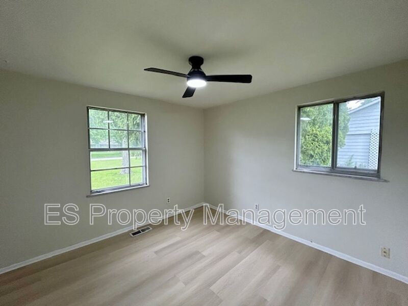 Beautifully Renovated 3 Bedroom 1.5 Bathroom with Large Yard in New Whiteland property image