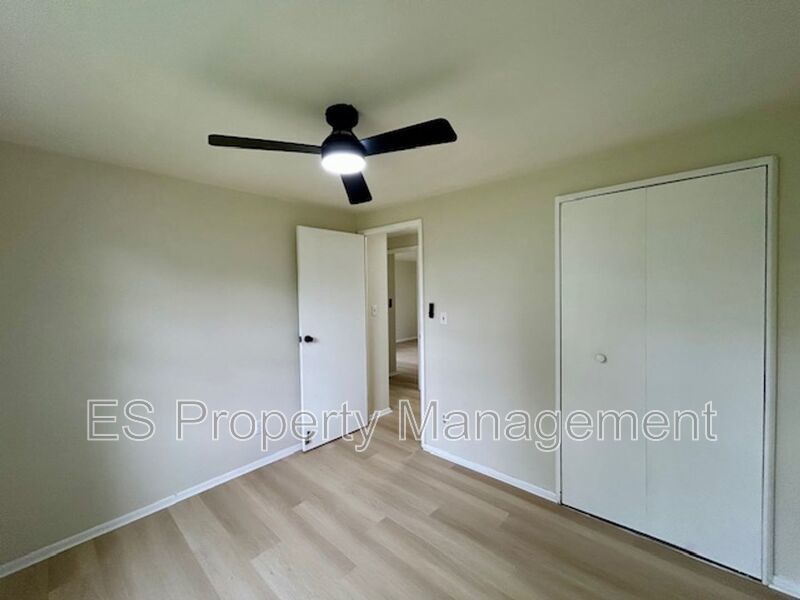 Beautifully Renovated 3 Bedroom 1.5 Bathroom with Large Yard in New Whiteland property image
