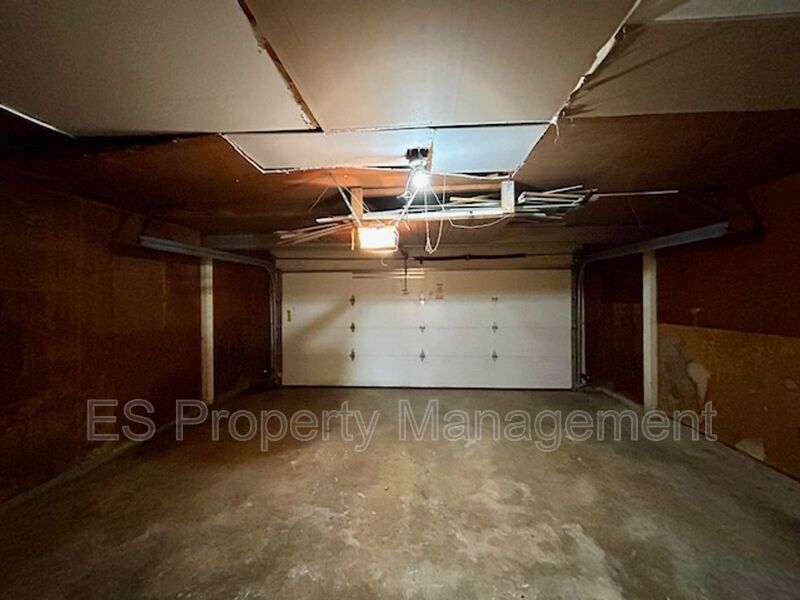Beautifully Renovated 3 Bedroom 1.5 Bathroom with Large Yard in New Whiteland property image