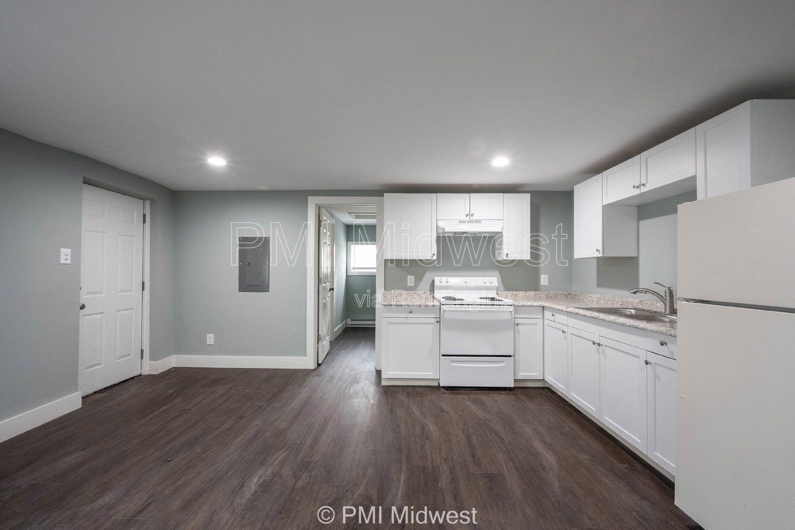 Charming 1-Bedroom Duplex with Modern Amenities in Indianapolis! property image